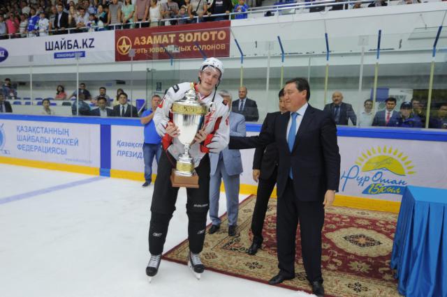 Photo hockey Omsk remporte la Coupe du Président - KHL - Kontinental Hockey League