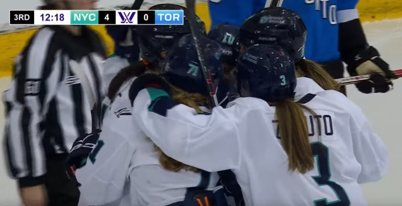 Photo hockey PWHL : New York et Aurard en fanfare - Hockey Féminin