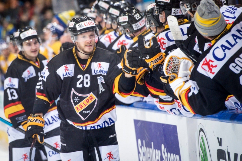 Photo hockey Spengler Cup 2018: Pitkä elämä Kuopio - Hockey en Europe