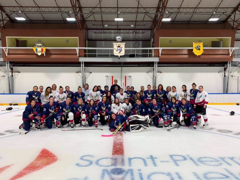 Photo hockey St Pierre-et-Miquelon: le Hockey Féminin en forme ! - Hockey Loisir