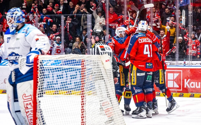 Photo hockey TELH : A la poursuite de la tête - TELH - Tipsport Extraliga Ledního Hokeje