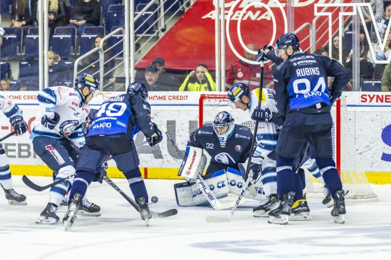 Photo hockey TELH : A la relance - TELH - Tipsport Extraliga Ledního Hokeje