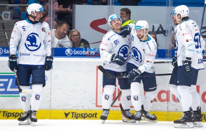 Photo hockey TELH : Le champion chute d