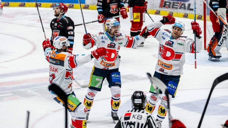 Photo hockey TELH : Les chevaux galopent - TELH - Tipsport Extraliga Ledního Hokeje