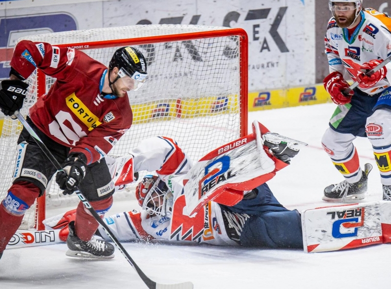 Photo hockey TELH : Lutte sommitale - TELH - Tipsport Extraliga Ledního Hokeje