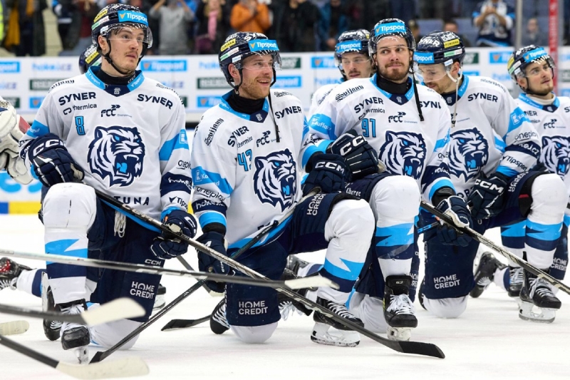 Photo hockey TELH : Plus serré que jamais - TELH - Tipsport Extraliga Ledního Hokeje