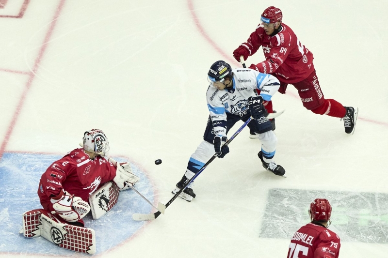 Photo hockey TELH : Seul en tête - TELH - Tipsport Extraliga Ledního Hokeje