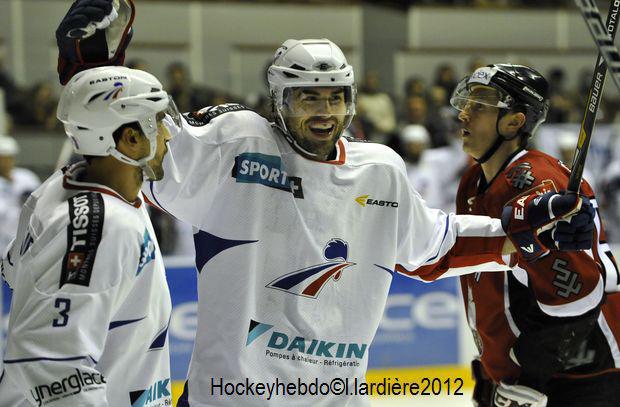 Photo hockey Y.Treille prolonge à Chomutov - Hockey en Europe