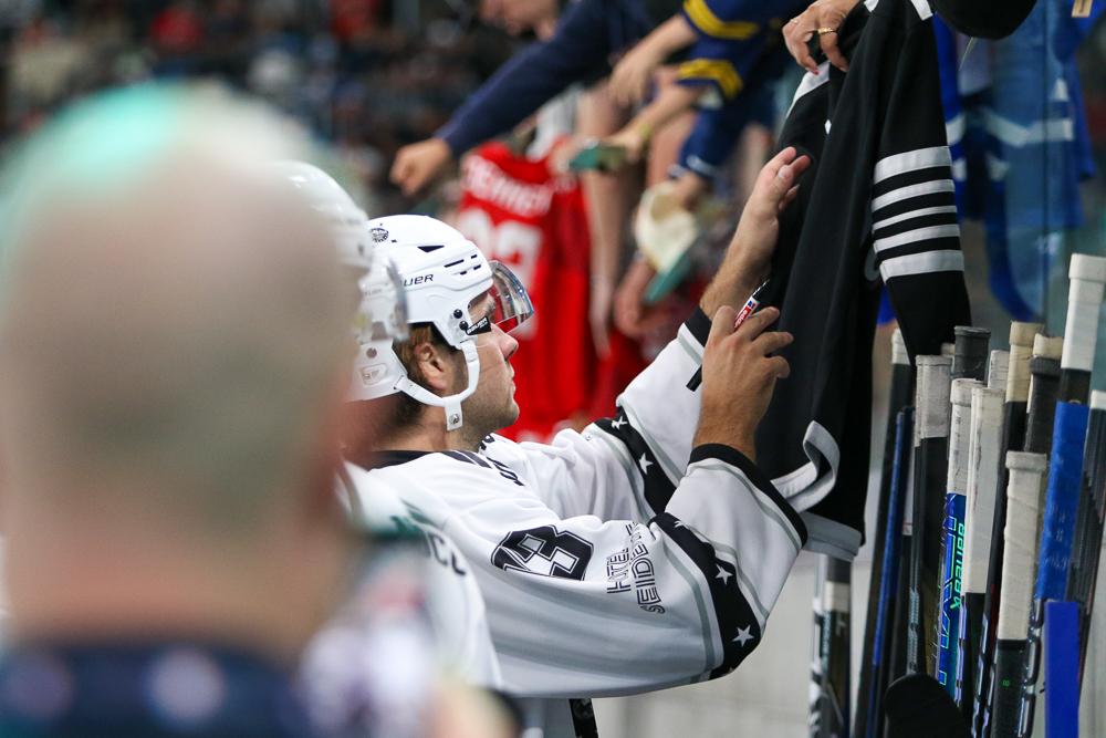 Photo hockey album Fiala's Friends Charity Game