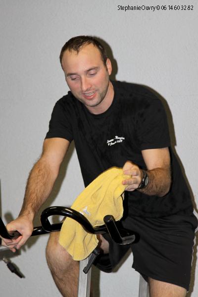 Photo hockey album Le préparateur physique sur le devant