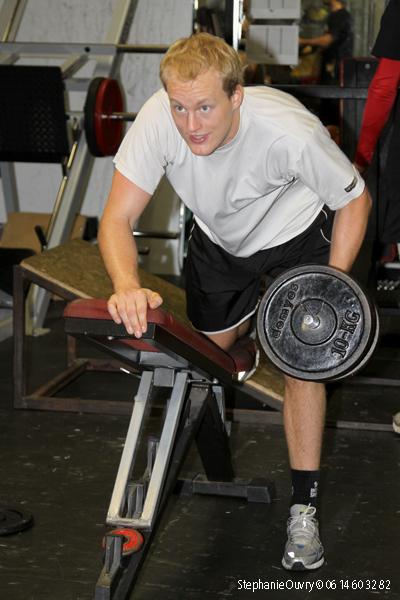 Photo hockey album Le préparateur physique sur le devant