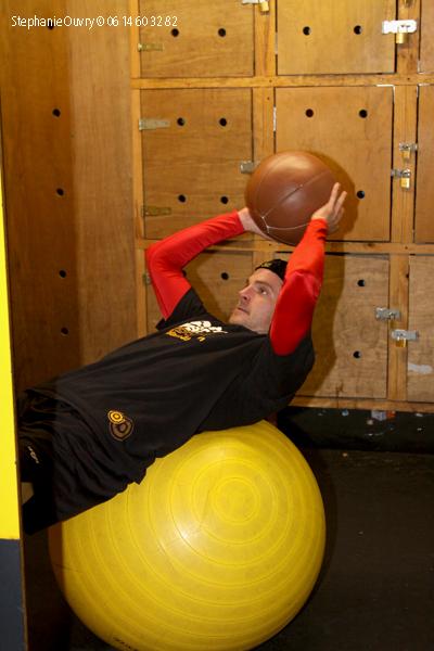 Photo hockey album Le préparateur physique sur le devant