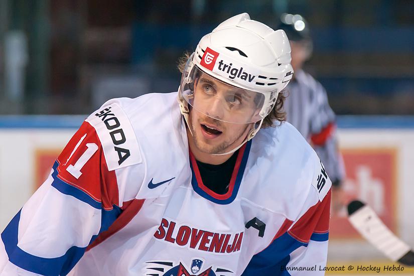 Photo hockey reportage EIHC : Slovénie-Lettonie  EN ATTENTE