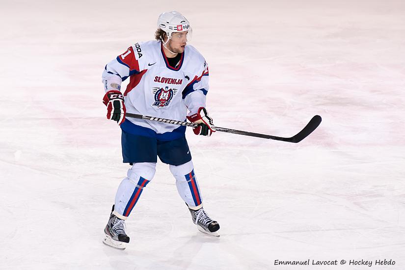 Photo hockey reportage EIHC : Slovénie-Lettonie  EN ATTENTE