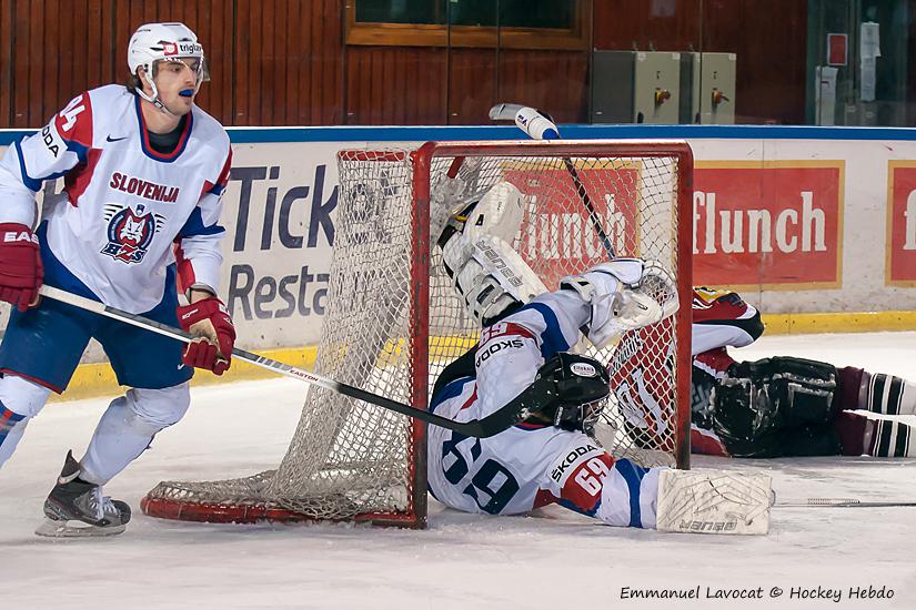 Photo hockey reportage EIHC : Slovénie-Lettonie  EN ATTENTE