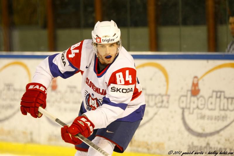 Photo hockey reportage EIHC : Slovénie-Lettonie  EN ATTENTE