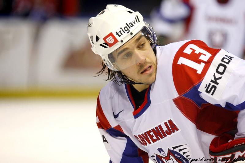 Photo hockey reportage EIHC : Slovénie-Lettonie  EN ATTENTE