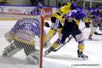 Photo hockey reportage Les Dragons remportent la première bataille.