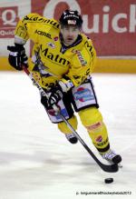 Photo hockey reportage Les Dragons remportent la première bataille.