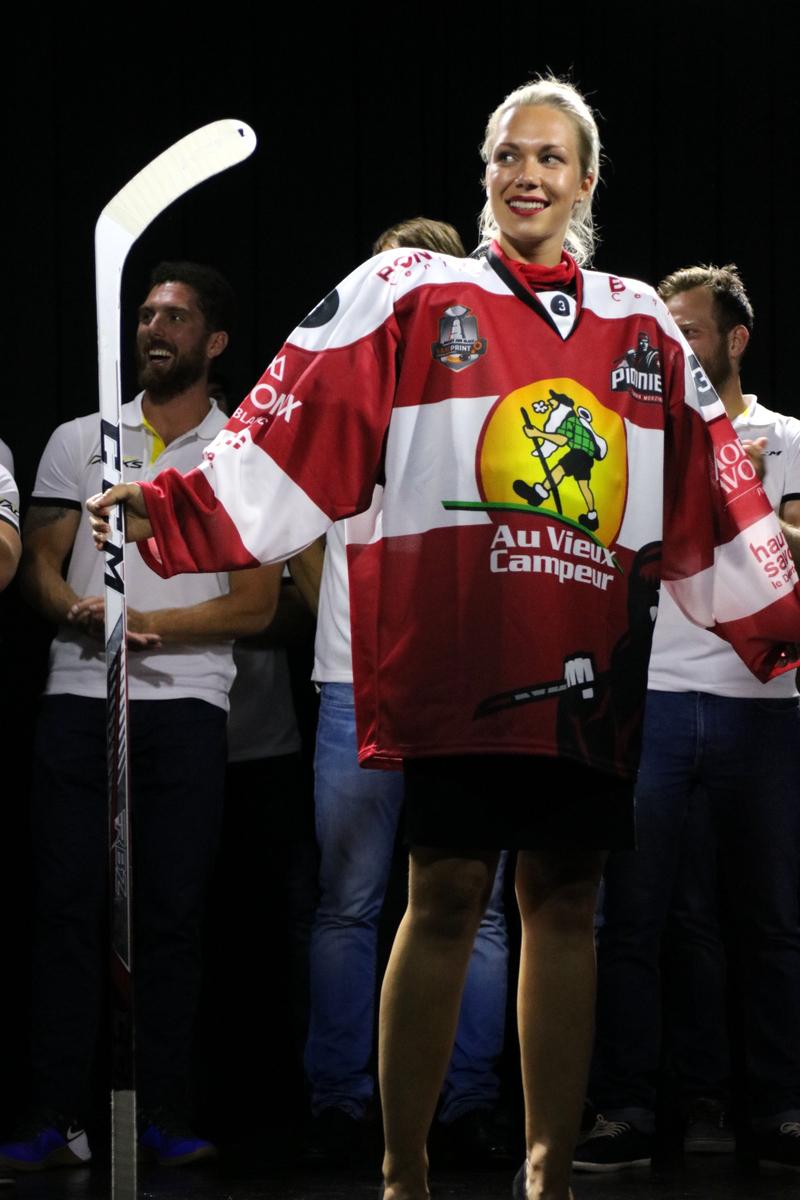 Photo hockey reportage Les Pionniers présentés ce jeudi