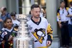 Photo hockey reportage Mark Streit a présenté la Coupe Stanley aux Suisses