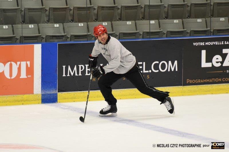 Photo hockey reportage Photos Entretien Joël Bouchard